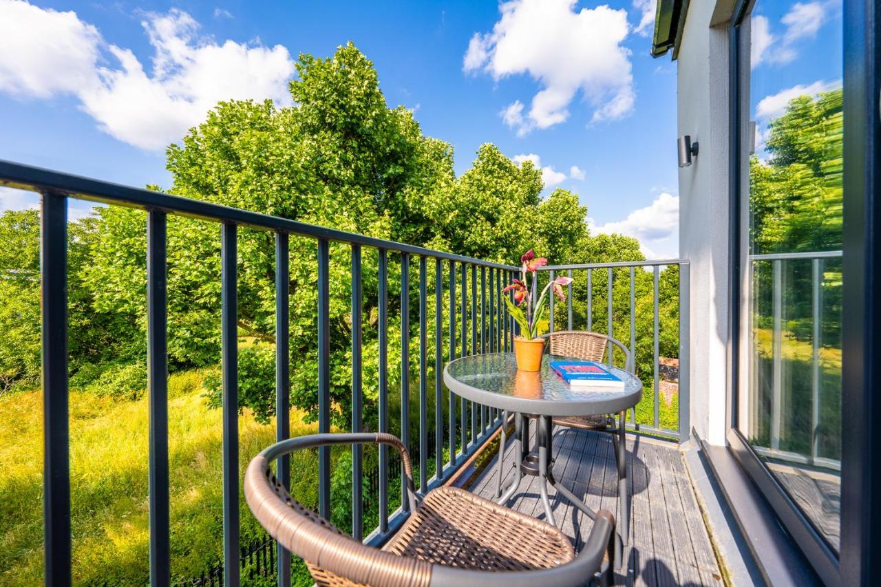 Ashview 8 - Heathrow - Business - Free Parking Apartment Staines-upon-Thames Exterior photo